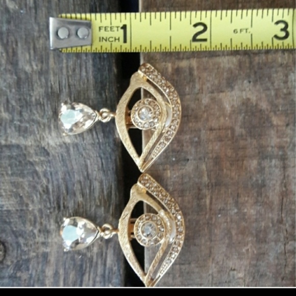 Oscar de la Renta Pave Crystal Eye Earrings - Picture 6 of 6